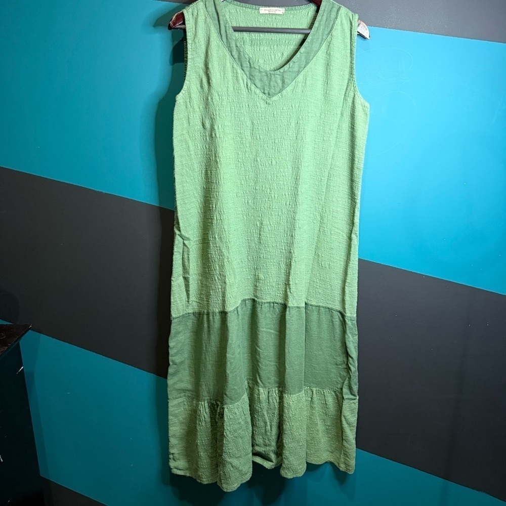 Green V-Neck Sleeveless Maxi Dress